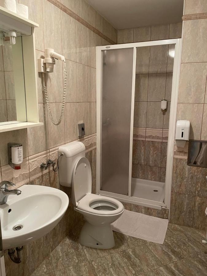 Gostisce Senica Hotel Senovo ภายนอก รูปภาพ