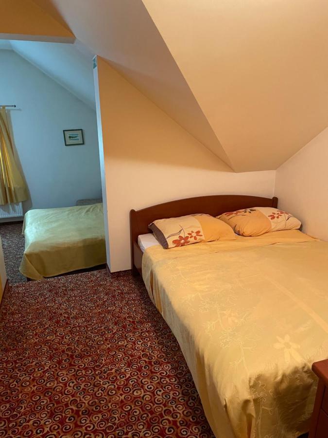 Gostisce Senica Hotel Senovo ภายนอก รูปภาพ